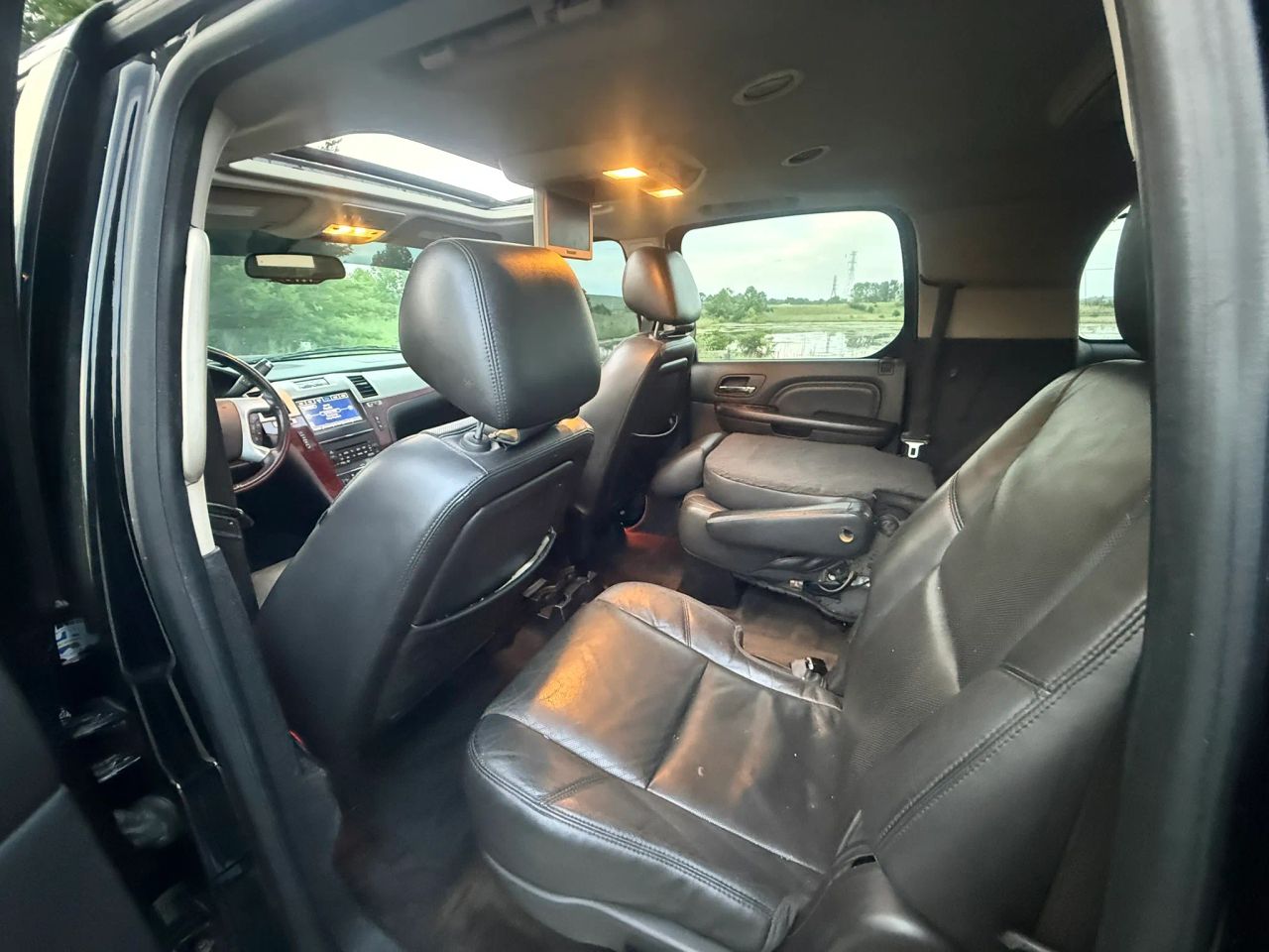 cadillac escalade esv 2014 1GYS4HEF7ER197187 image cadillac escalade esv 2014 1GYS4HEF7ER197187 image